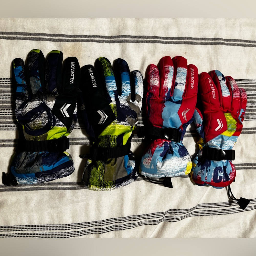 WILDSNOW Ski Gloves 2 pairs Size Medium (Unisex)